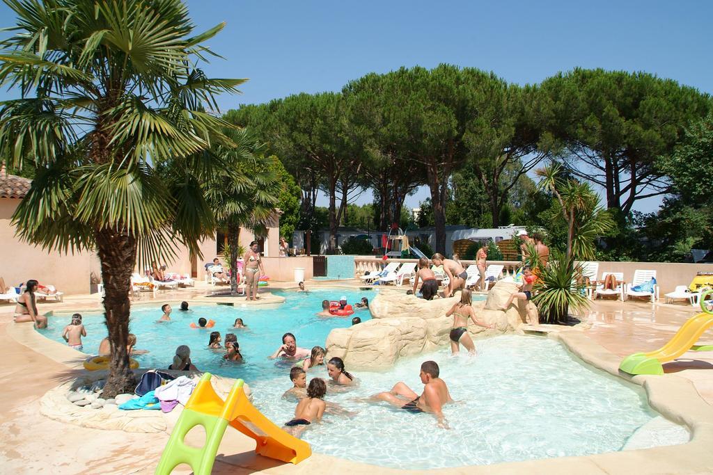 Camping Les Cigales Hotel Mandelieu Buitenkant foto